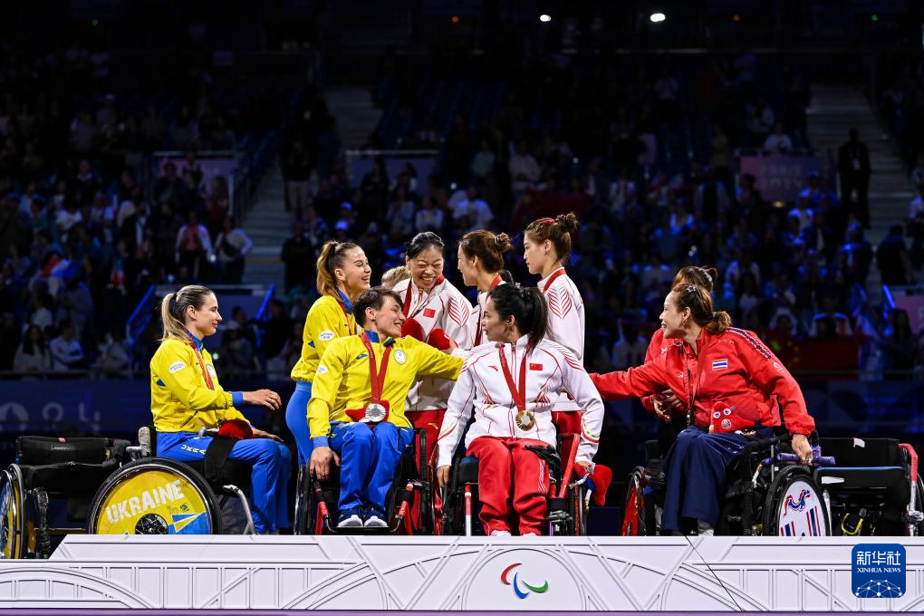 爱游戏登录-德国女子团体赛在击剑比赛中胜出(德国女子格斗)