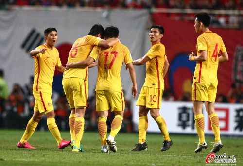 爱游戏体育地址-狂飙于球场上，风云突变，双方对攻激烈惹尽情的简单介绍