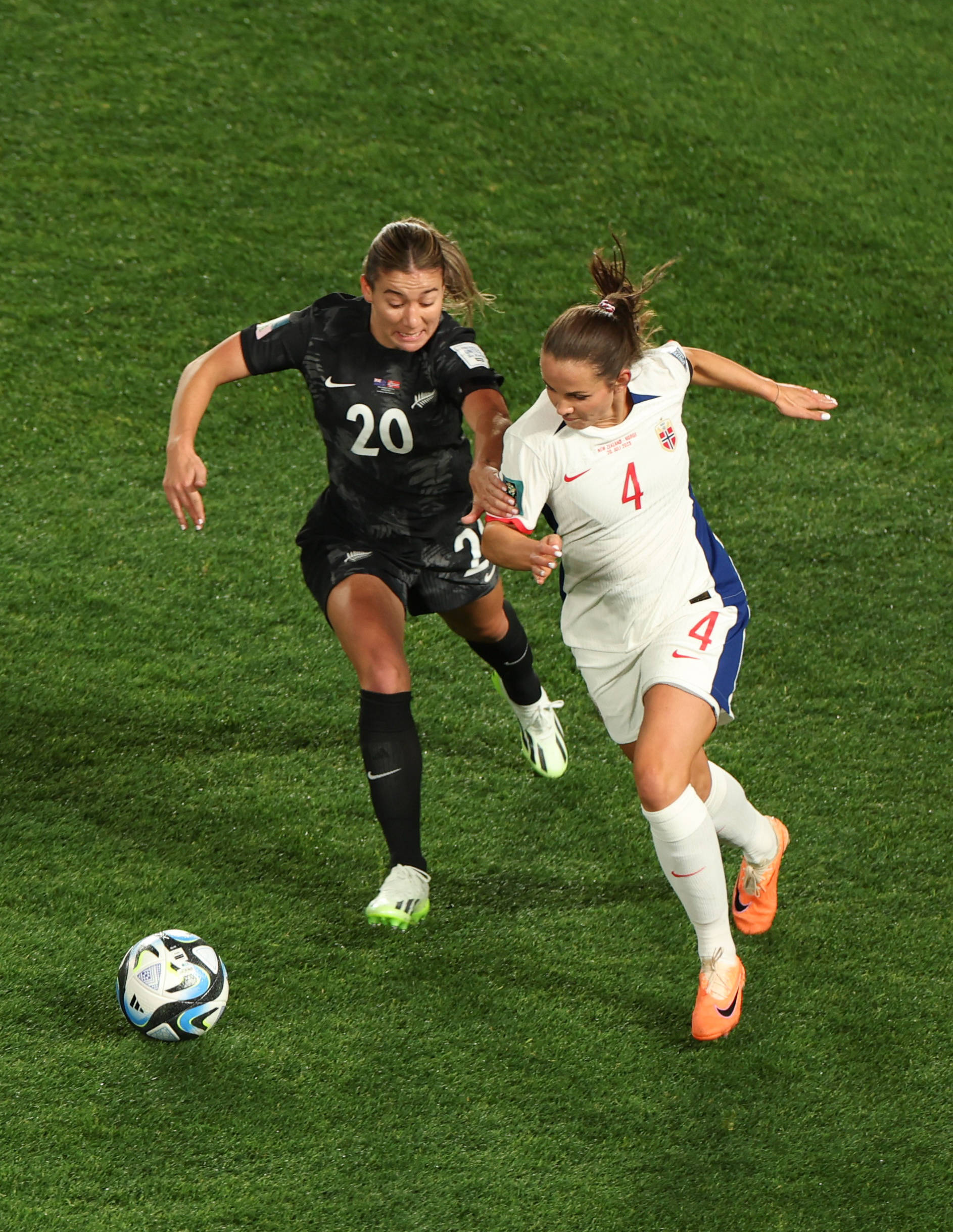 爱游戏app-球场风云：女足比赛中故事无限的简单介绍