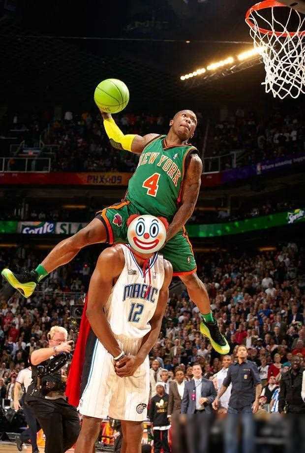 爱游戏体育链接-精彩瞬间！球员扣篮动作惊艳全场