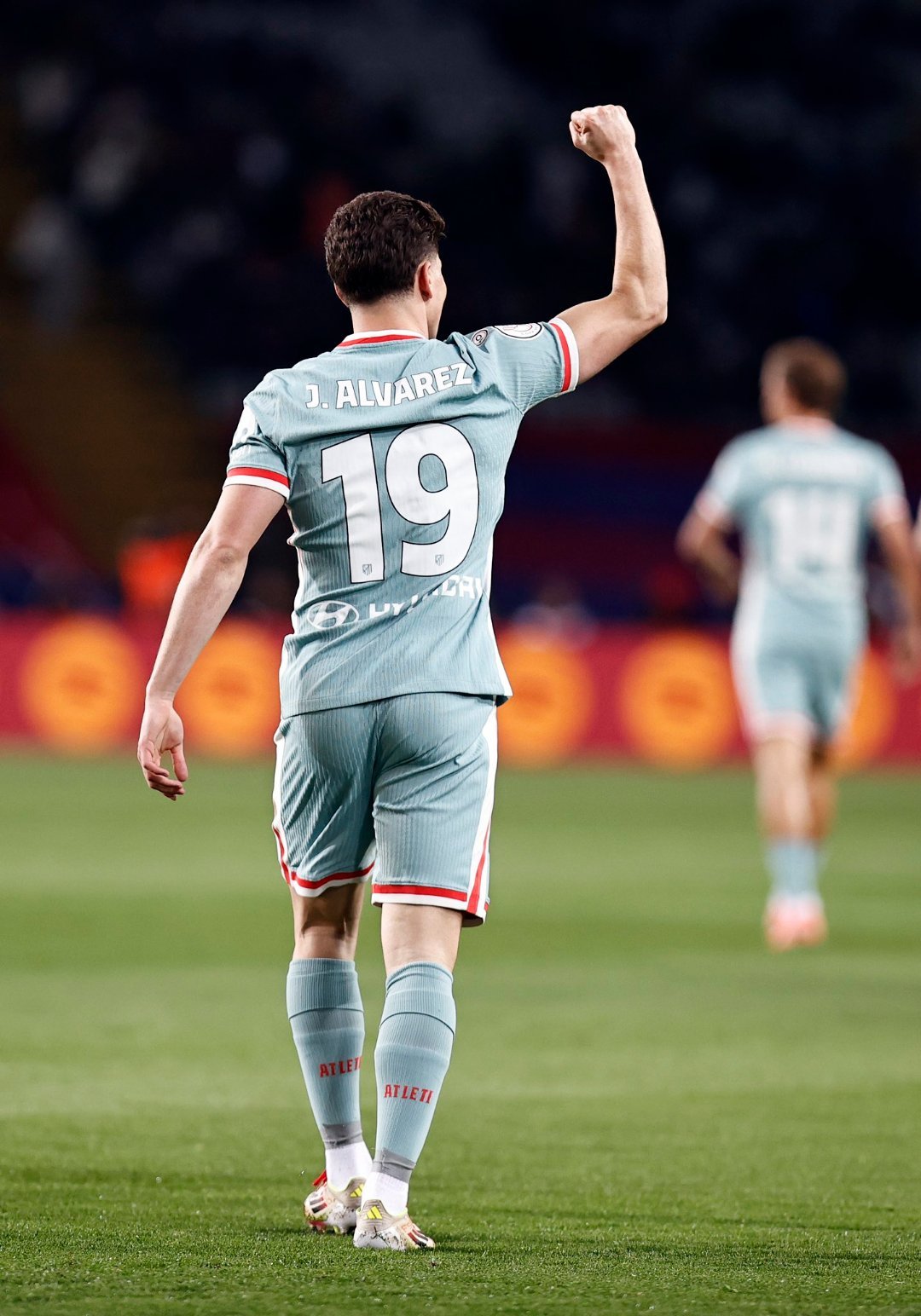 巴萨豪强迎战马竞，硬仗在即