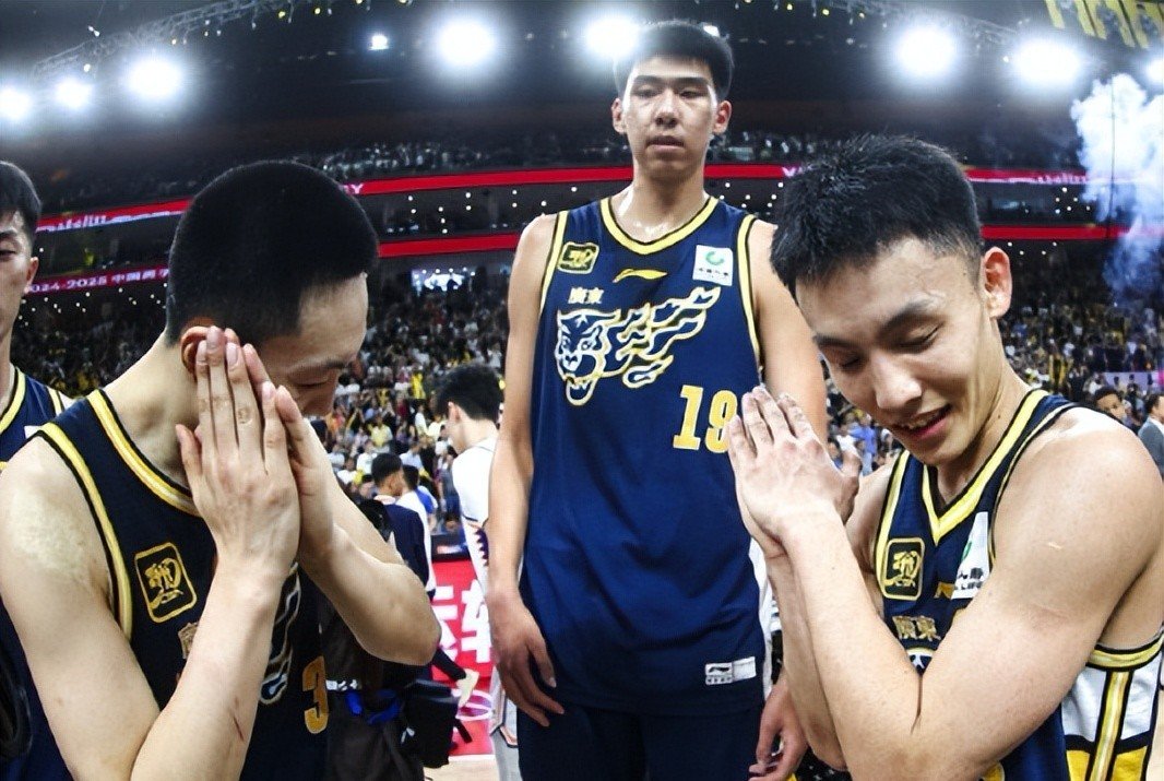 爱游戏登录-山西男篮客场大胜，展现强大实力