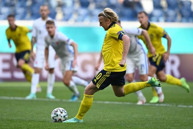 爱游戏体育链接-西班牙力克斯洛伐克，小组出线形势突破的简单介绍