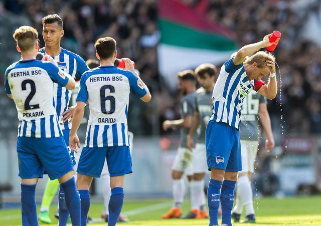 爱游戏登录入口-柏林赫塔惨遭溃败，遭受连败压力