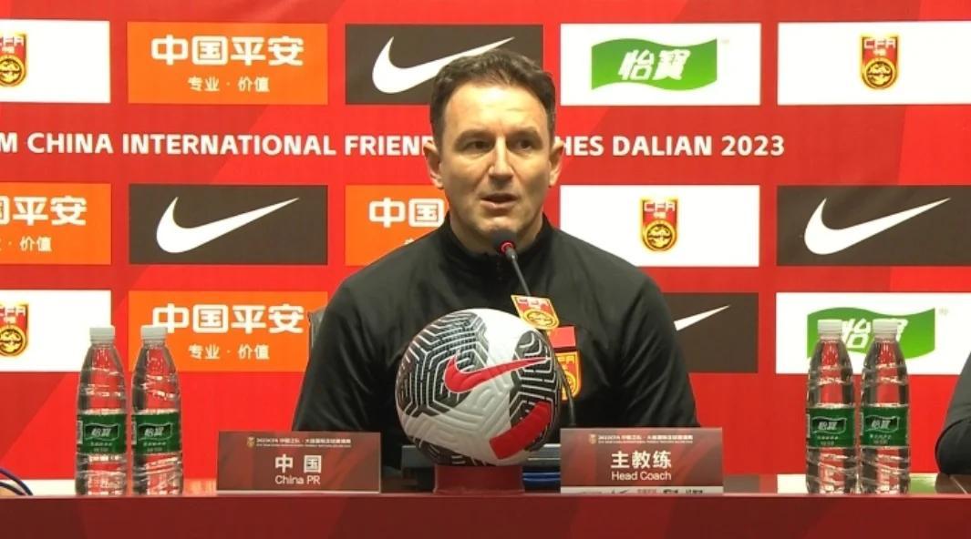 爱游戏官方登录入口-备战心态调整，主帅公开承认失误的简单介绍