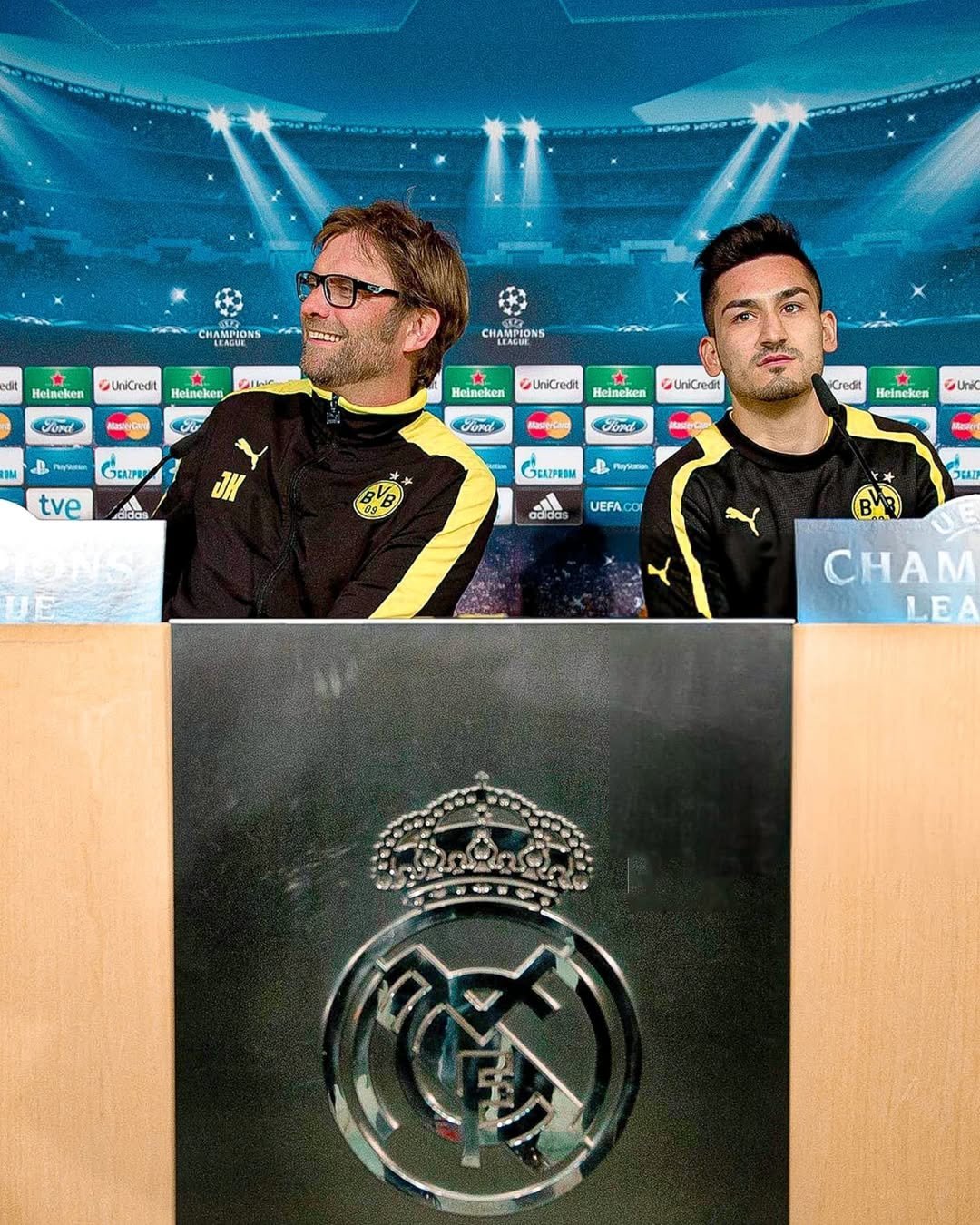 关于多特蒙德客场大胜勒沃库森，三连胜继续领跑的信息