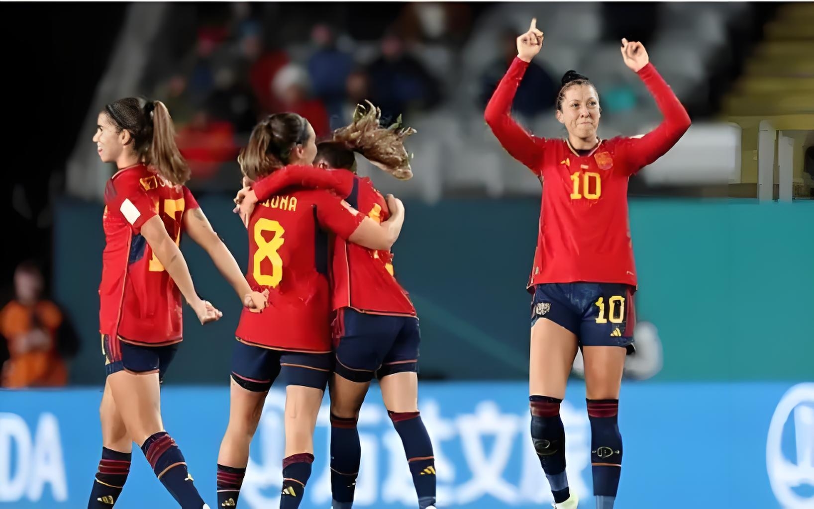 斯洛文尼亚女足在比赛中夺冠 斯洛文尼亚女足在比赛中夺冠