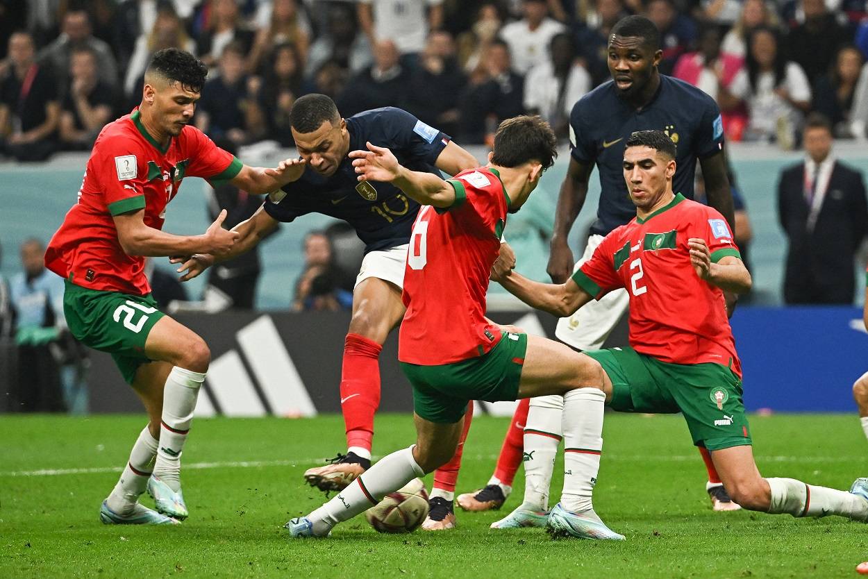 摩纳哥球员备战临战,决胜关键时刻 摩纳哥球员备战临战,决胜关键时刻