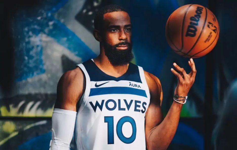 爱游戏-关于传授经验！老将指导年轻球员成长的信息