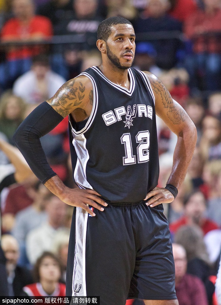 爱游戏入口-马刺一举过关开拓者，实现关键胜利